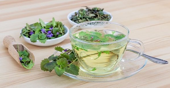 bylinné čaje, léčivé byliny, bylinky